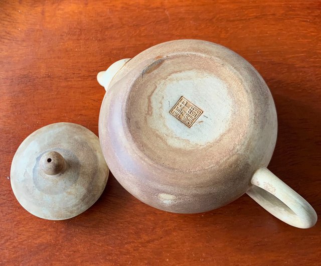 陶芸 手作り陶器 茶壺、赤絵竹図柄 （台湾初期の素朴で優雅な