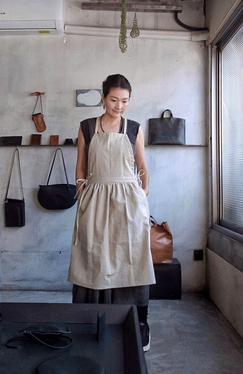 Off-white wrinkled Linen craftsman apron - Other - Cotton & Hemp 