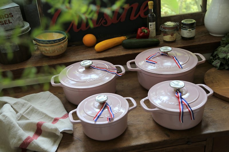 Chasseur hunter brand cast iron pot - 2018 new limited cherry powder - Cookware - Enamel Pink