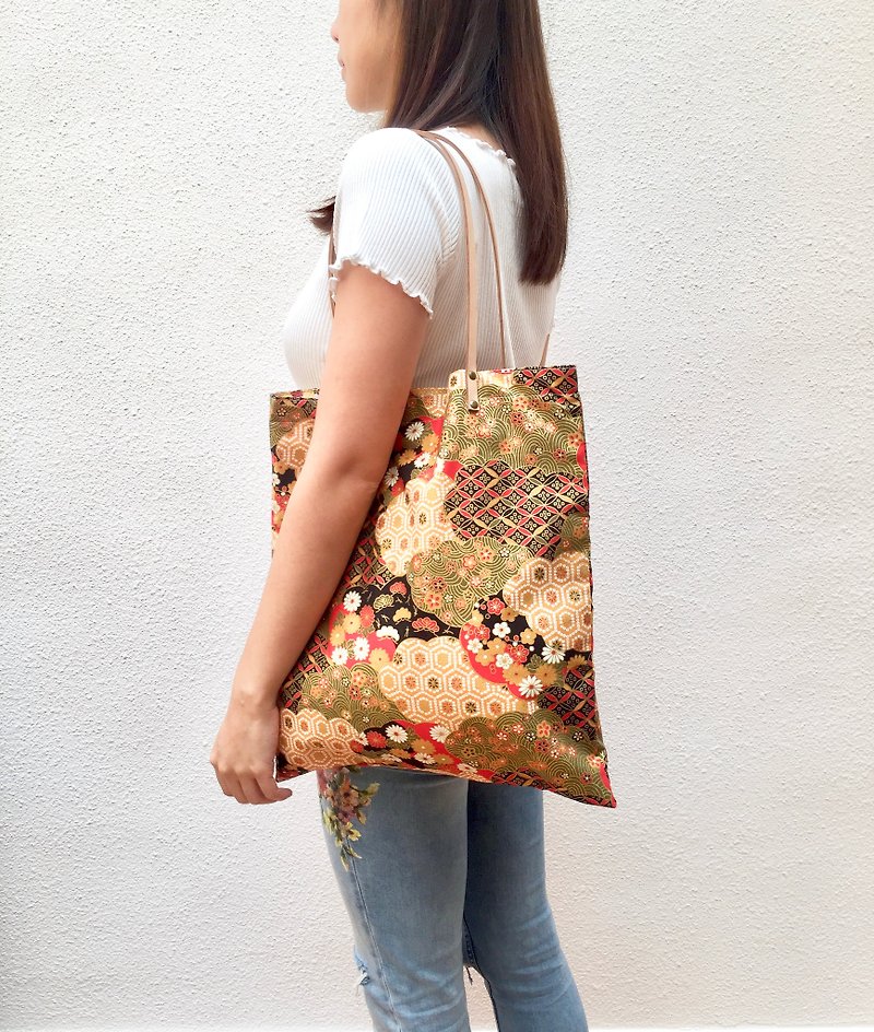 Large floral print tote bag with leather straps. Limited. - กระเป๋าแมสเซนเจอร์ - ผ้าฝ้าย/ผ้าลินิน สีเหลือง