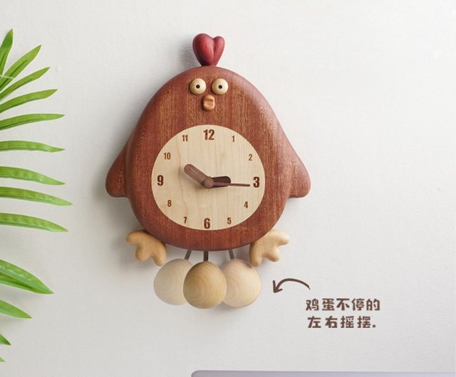コッコちゃん掛け時計：無垢材の振り子時計、リビングを彩る可愛い壁