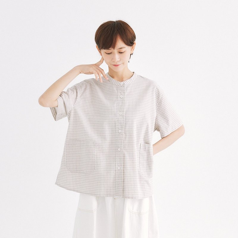 【Simply Yours】 Linen small grid pocket shirt coffee F - เสื้อเชิ้ตผู้หญิง - ผ้าฝ้าย/ผ้าลินิน สีนำ้ตาล