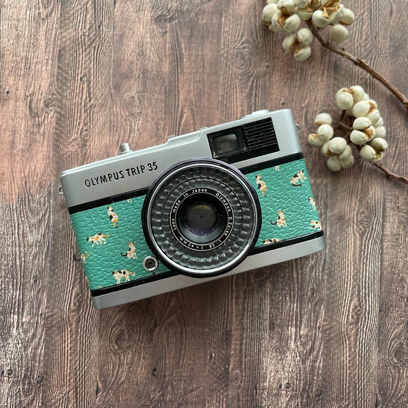 Restored & Tested - Fully Functional | Olympus TRIP 35 Film Camera Cats on Green - กล้อง - โลหะ สีเขียว
