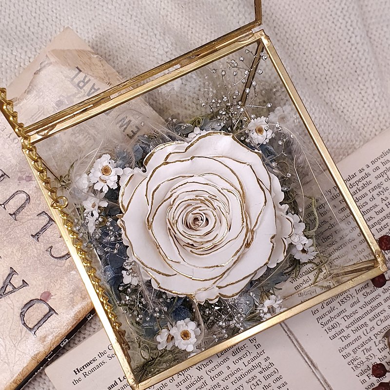 頂級永生玫瑰珍藏盒 厄爾瓜多大玫瑰 香奈兒 情人節 生日禮物 - 乾燥花/永生花 - 植物．花 白色