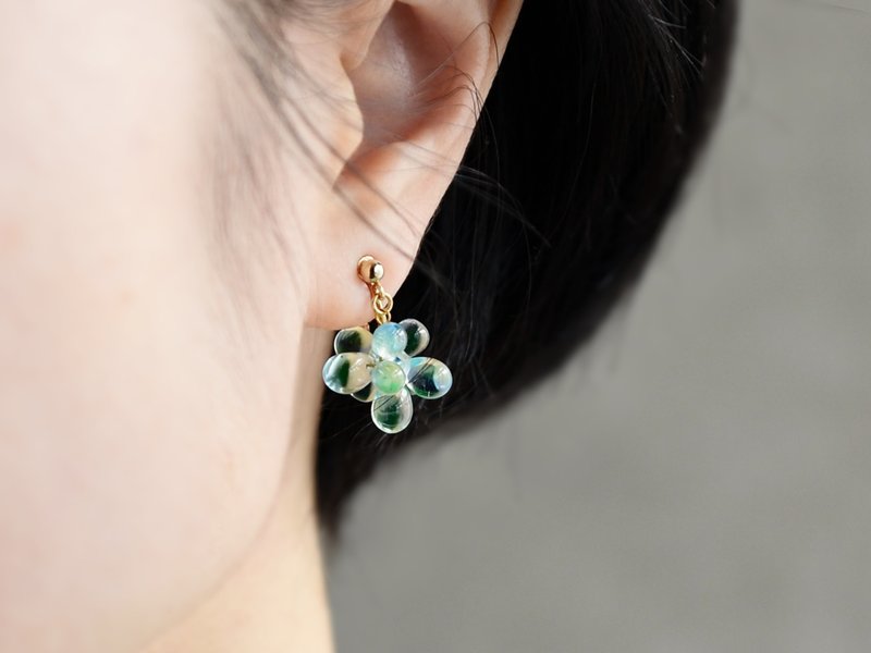 [Clip-On] Morning dew sparkling in the morning sun - Earrings & Clip-ons - Glass Blue