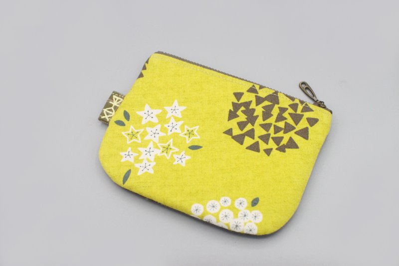 Ping An Xiaole Bag- Small Flowers in the Wind (Yellow), Double-sided Two-color Cloth Bag, Japanese Linen, Small Inner Bag - กระเป๋าใส่เหรียญ - ผ้าฝ้าย/ผ้าลินิน สีเหลือง