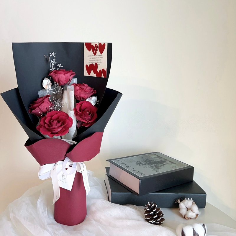 永生紅玫瑰花束。紅黑浪漫經典配色 - 乾燥花/永生花 - 植物．花 紅色