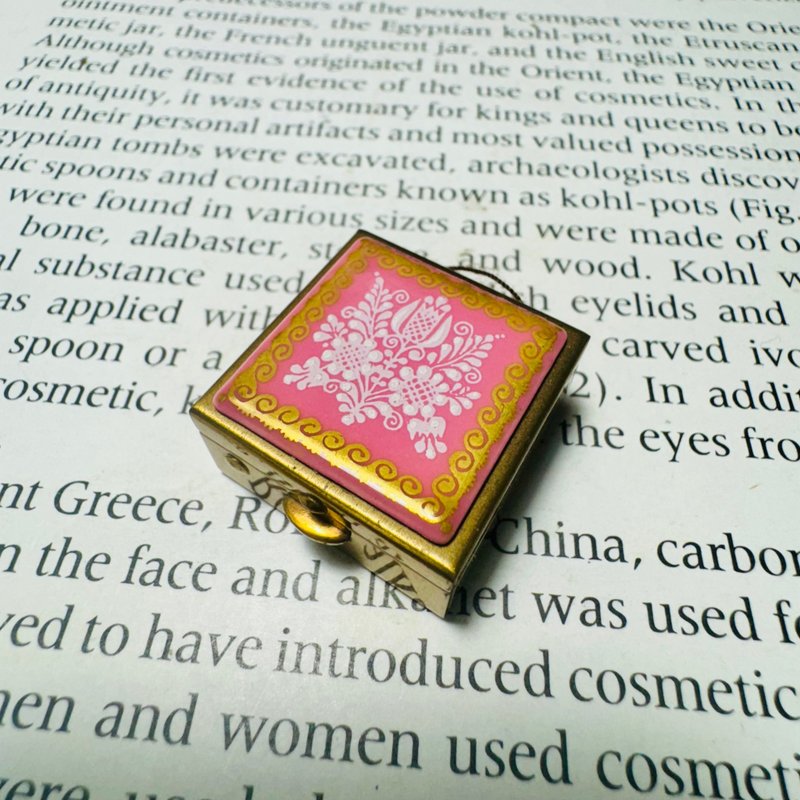 Foundation hand-painted flower gold-painted small box - อื่นๆ - โลหะ 