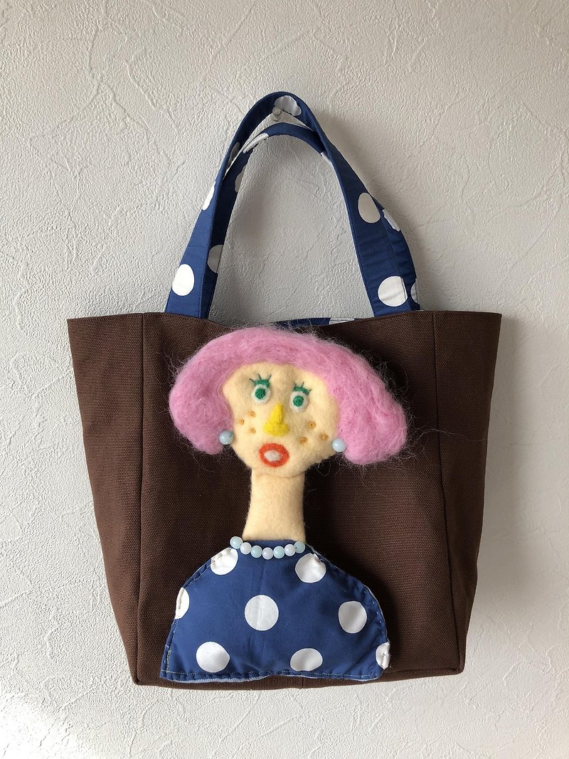 Doll bag with brown - Handbags & Totes - Cotton & Hemp Brown