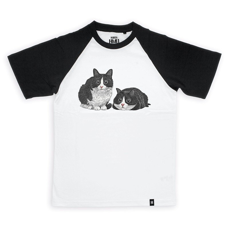 AMO®Original canned cotton T-shirt/AKE/Twin Cats With Big Eyes - เสื้อยืดผู้หญิง - ผ้าฝ้าย/ผ้าลินิน 