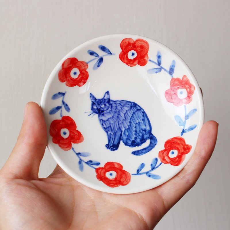 黒猫と赤い花の小皿 - 小皿 - 陶器 レッド