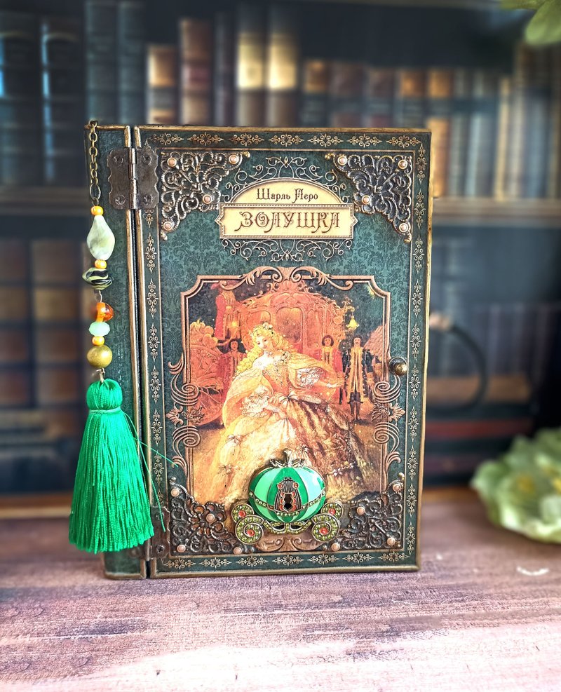Vintage Book box,gift box,Cinderella's box,Tarot box,Jewelry box, jewel case - 居家收納/收納盒/儲物盒 - 木頭 綠色