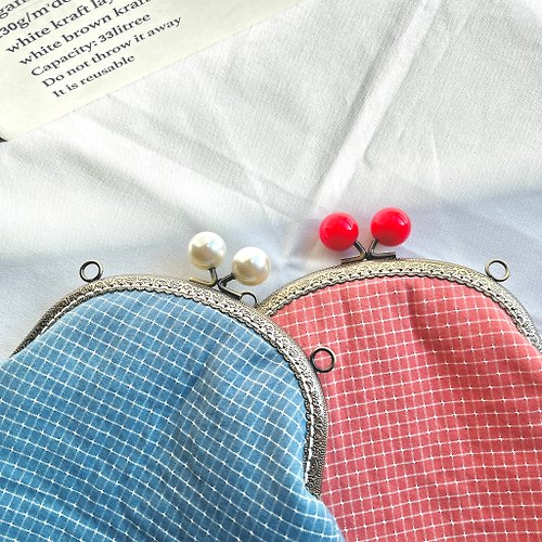 有喜yoshi！ |藍莓優格 草莓優格| 粉/藍兩色 斜背鏈條 圓珠口金包 斜背包