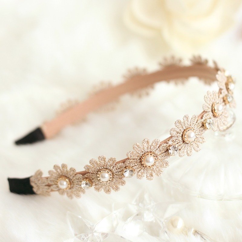 Romantic Lace Flower With Pearl Headband - เครื่องประดับผม - ผ้าฝ้าย/ผ้าลินิน หลากหลายสี