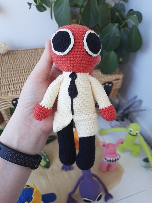 Red Roblox Rainbow Friends: Crochet pattern