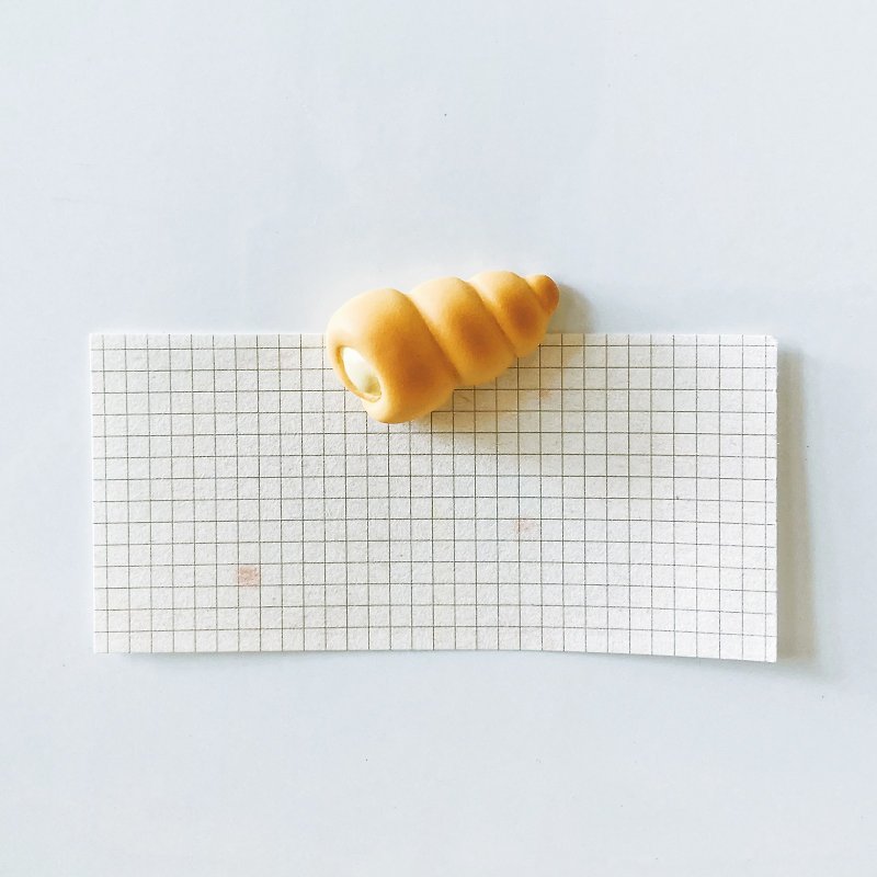 Good Noodles Desktop Bread Magnet - Butter Snails - แม็กเน็ต - เรซิน สีส้ม
