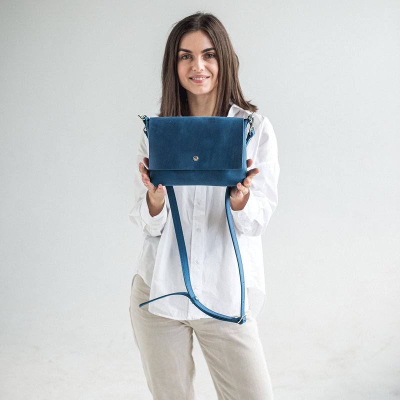 Genuine Blue Leather Crossbody Bag | Women's Shoulder Bag for Everyday Use - กระเป๋าคลัทช์ - หนังแท้ สีน้ำเงิน