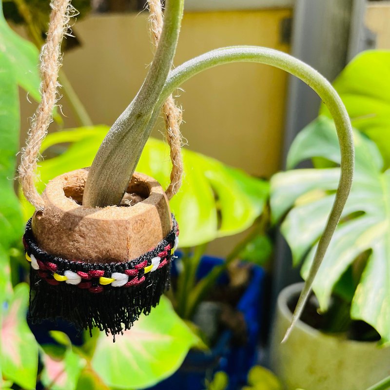 Black Tassel Ethnic Woven Seed Mini Hanging Pot - Pottery & Ceramics - Other Materials Khaki