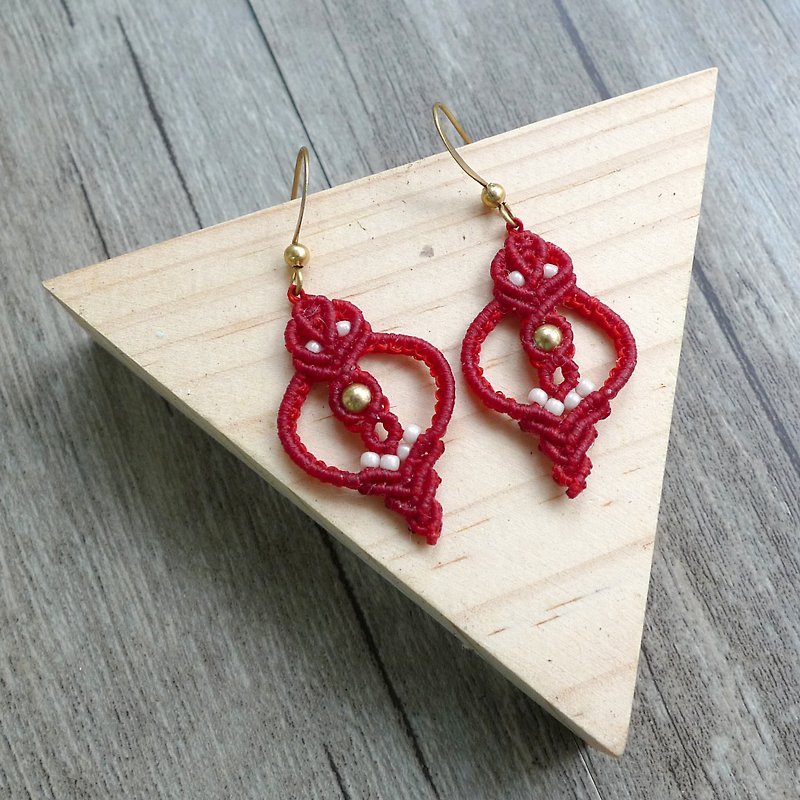 Misssheep - A72 - macrame earrings with japanese beads - ต่างหู - วัสดุอื่นๆ สีแดง