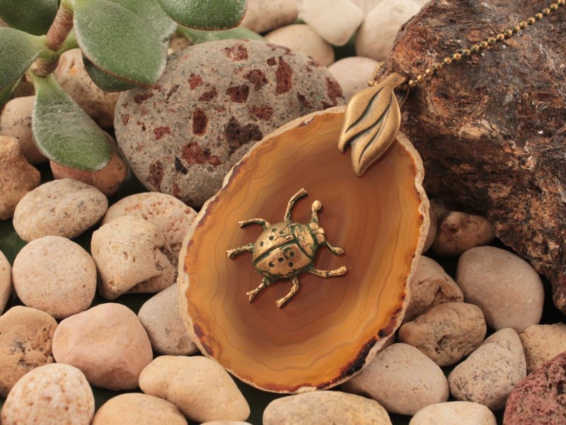 Beige Brown Orange Agate Slice Slab Ladybug Ladybird Pendant Necklace Jewelry - 項鍊 - 半寶石 橘色