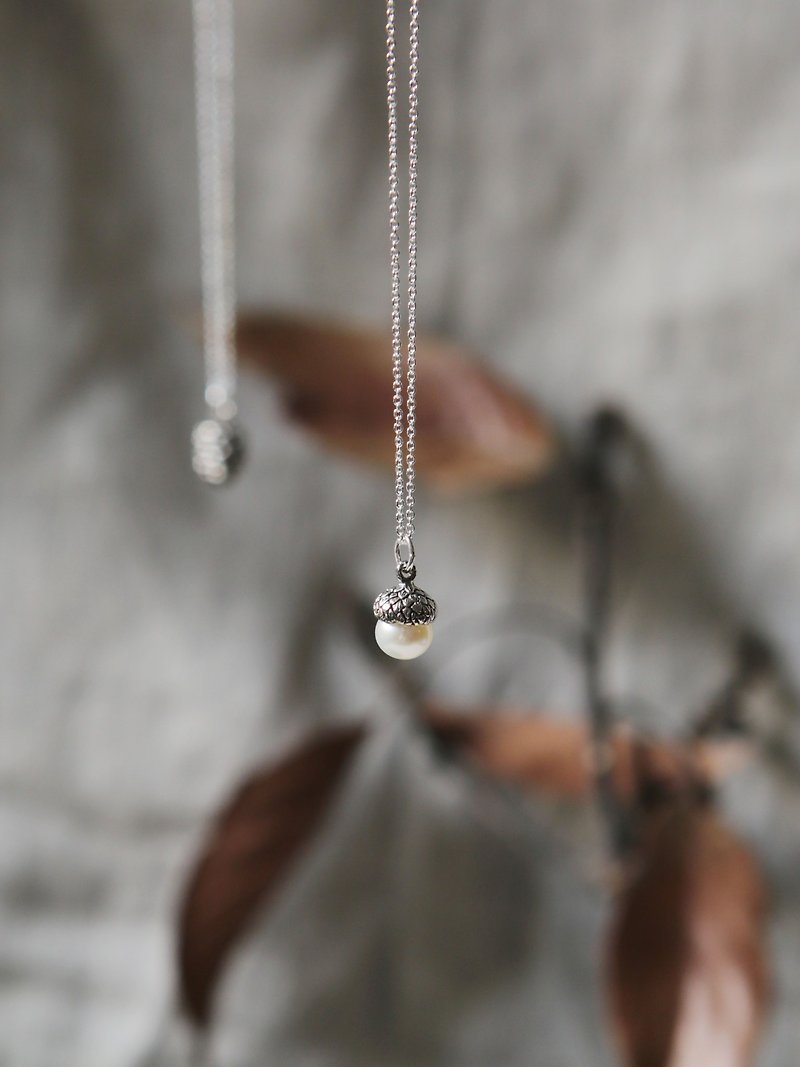 Petite Fille Life's Love Acorn Pearl Necklace in Sterling Silver - สร้อยคอ - เงินแท้ สีเงิน
