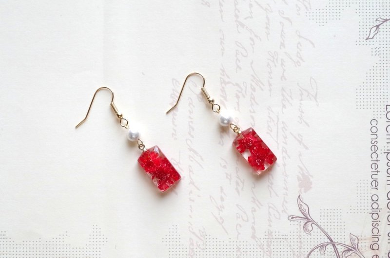 Resin art flower and cotton pearl earrings, scarlet - ต่างหู - เรซิน สีแดง