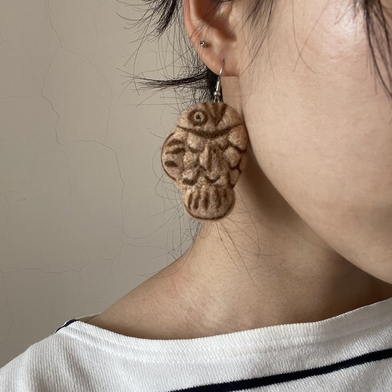 Wool felt taiyaki dango earrings gift food foodie Japanese style - Earrings & Clip-ons - Wool 