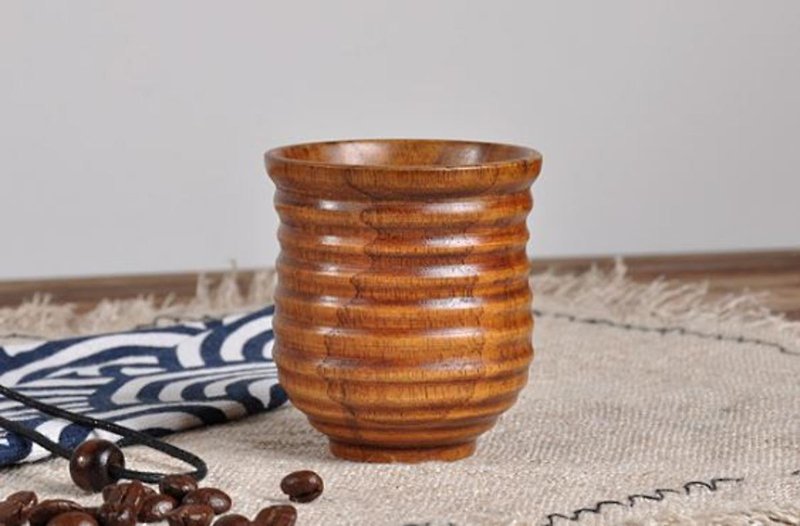 Islandoffer島を作る和風9列形の木製コーヒー/ティーカップ木製カップ