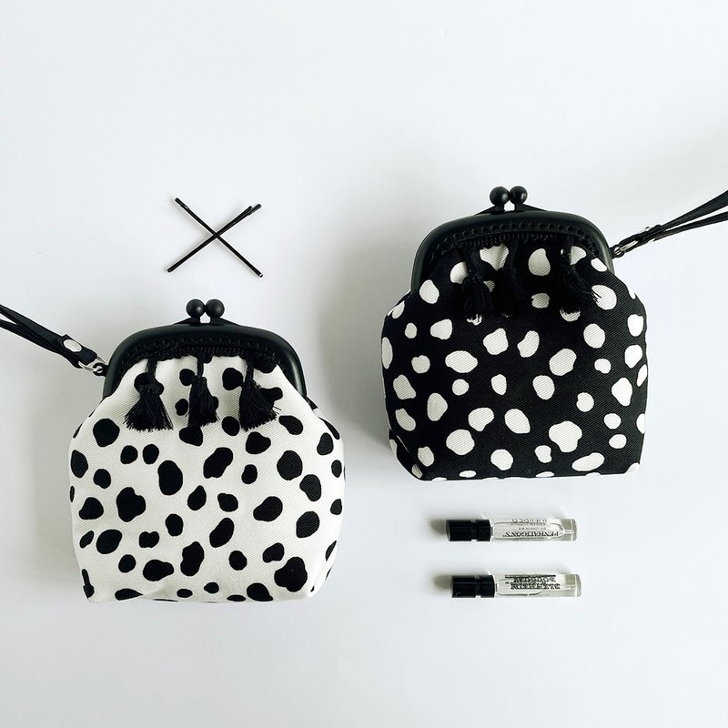 時尚流蘇大麥町塑膠口金包/零錢包 - 零錢包/小錢包 - 棉．麻 黑色