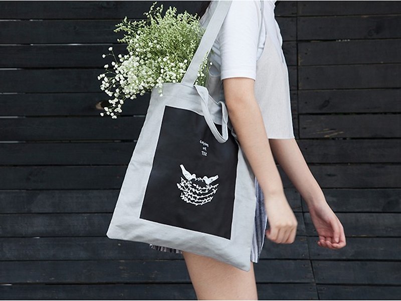 YIZISTORE canvas printing shopping bag handbag shoulder bag - Bird's Nest - กระเป๋าแมสเซนเจอร์ - วัสดุอื่นๆ สีเทา