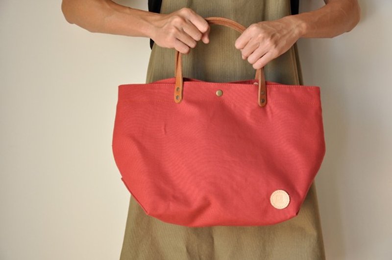 HB08 in canvas bag - Berry Red - กระเป๋าถือ - ผ้าฝ้าย/ผ้าลินิน สีแดง