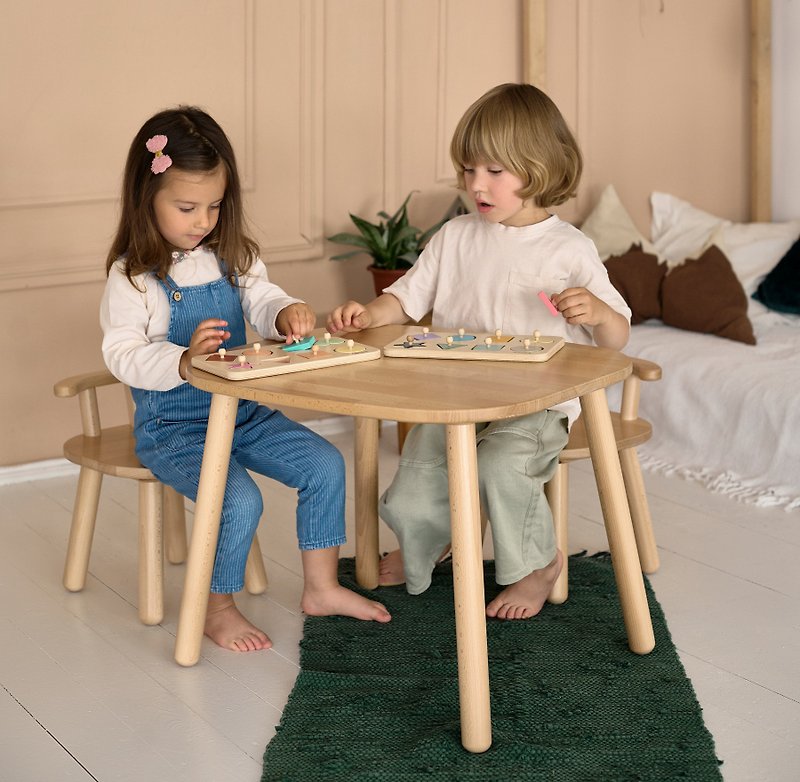 木製兒童桌和兩把椅子套裝 兒童家具 幼兒桌椅 - 兒童家具 - 木頭 卡其色