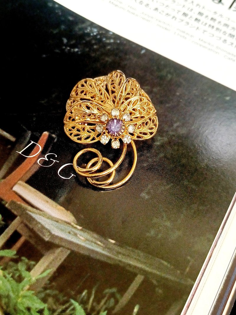 vintage jewelry  典雅金色簍空藤瓜葉萊茵 別針 - 胸針 - 其他金屬 