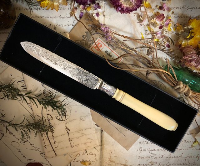 A Nice Antique Silver Plated Cake Knife Engraved Blade 