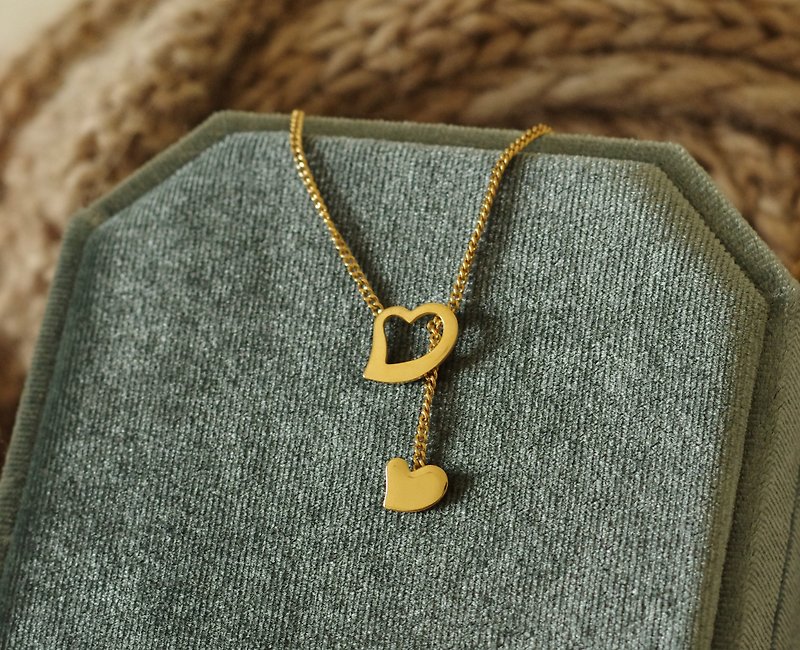 -Antique Avon 1980 Gold Love Double Heart Pendant Necklace N520 - สร้อยคอ - โลหะ สีทอง
