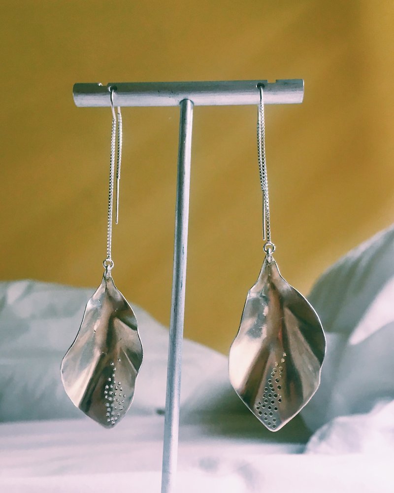 Bohemian silver leaf threaders, silver organic chic earthy dangle earrings, - 耳環/耳夾 - 銀 銀色