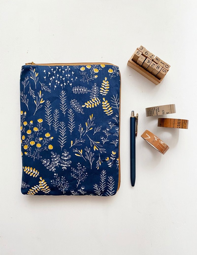 Plant illustrated hand account stationery zipper biscuits bag (hand account. journal. notepad. pen. reader) - สมุดบันทึก/สมุดปฏิทิน - ผ้าฝ้าย/ผ้าลินิน สีน้ำเงิน