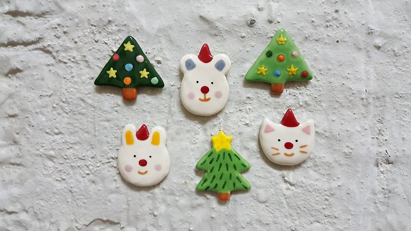 Happy Christmas combination of ceramic pins (free box + free shipping Oh!) - Brooches - Pottery Multicolor