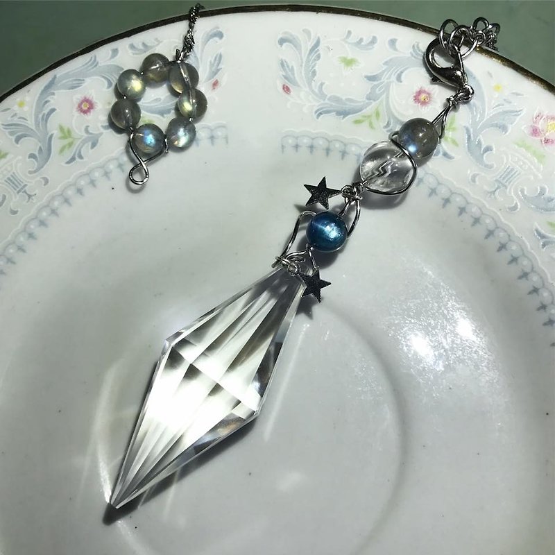 【Lost And Find】Natural Labradorite clear quartz wand pendulum necklace - Necklaces - Gemstone Blue