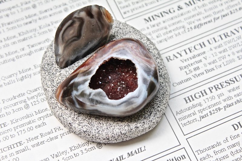 石栽 SHIZAI-迷你瑪瑙水晶聚寶盆-含底座 - 裝飾/擺設  - 寶石 黑色
