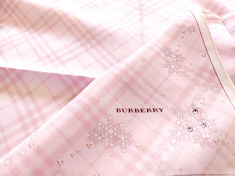 Burberry Vintage Handkerchief Pink Check with Snowflakes 20 x 19.5 inches - 手帕 - 棉．麻 粉紅色