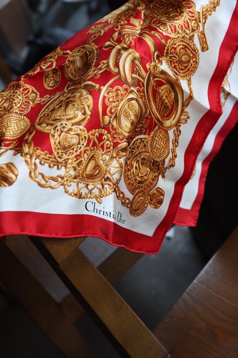 Vintage Christian Dior Gold Chain Jewelry Motif Square Silk Scarf 34in x 34in - 絲巾 - 絲．絹 紅色
