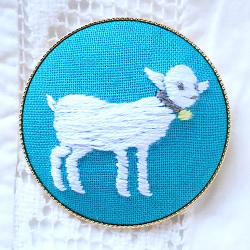 子ヤギ ブローチ刺繍キット - 編み物/刺繍/羊毛フェルト/裁縫 - 刺しゅう糸 ホワイト