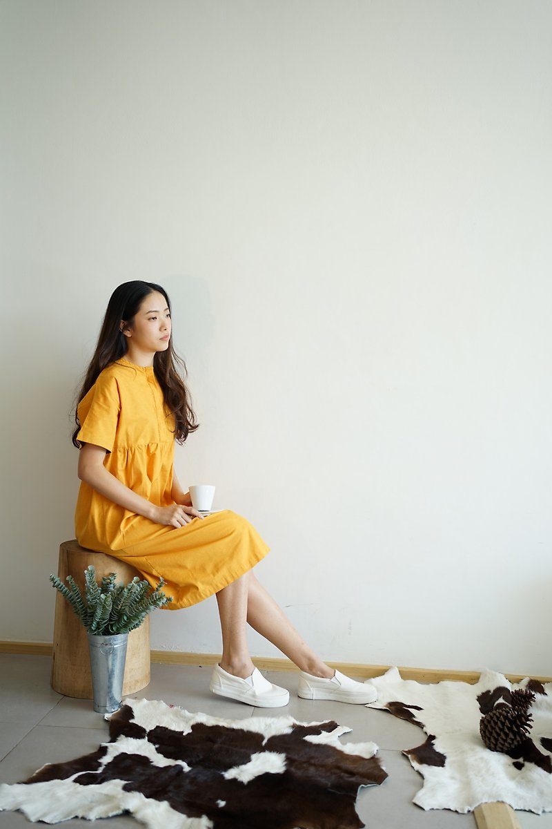 寬版短袖牛津棉布料洋裝 _ LOOKPEAR : 黃色 - 連身裙 - 棉．麻 黃色