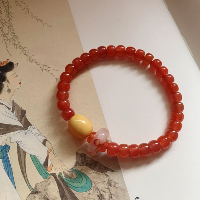 Wait for the sunset. Natural southern red old-type bead bracelet Wax date beads southern red floating flower running circle gift literary and artistic - สร้อยข้อมือ - เครื่องประดับพลอย สีแดง