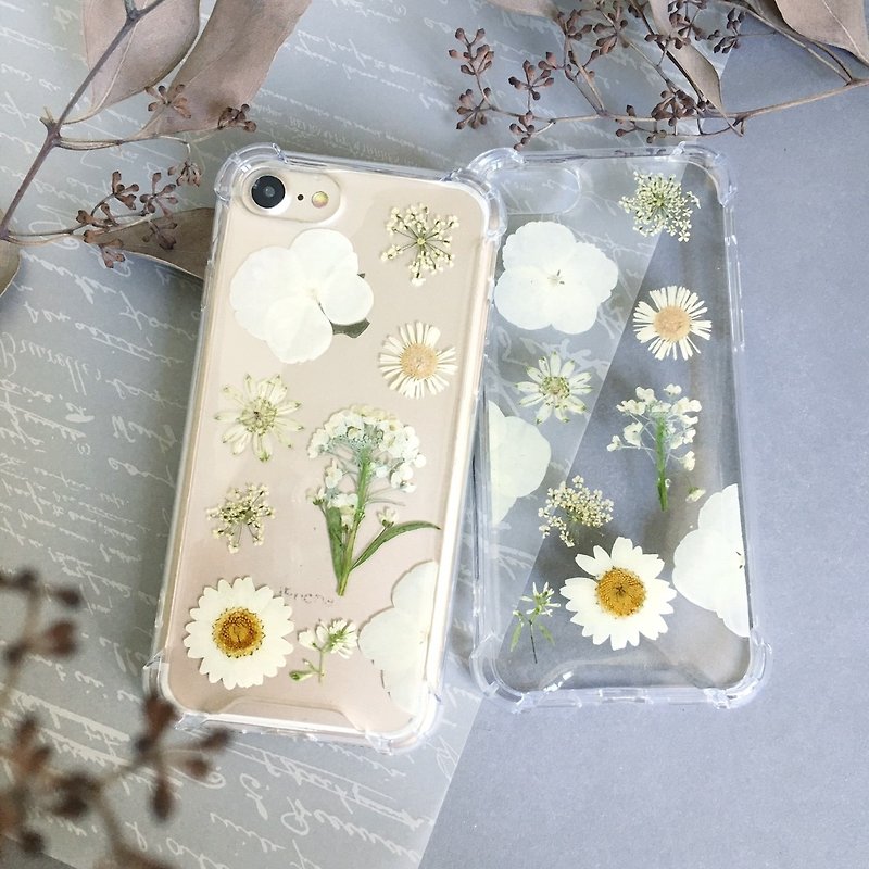 The White - pressed flower phone case - เคส/ซองมือถือ - พืช/ดอกไม้ ขาว