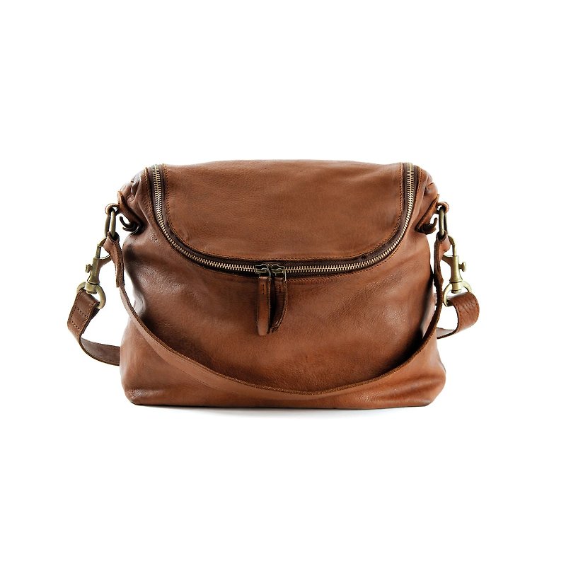 German harolds vegetable tanned leather U zipper opening side backpack/brown - กระเป๋าแมสเซนเจอร์ - หนังแท้ สีนำ้ตาล