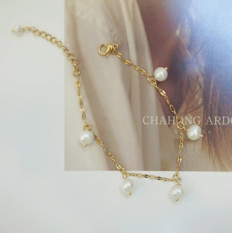 Apricot Flower Language Multi-bead Pearl Bracelet - สร้อยข้อมือ - ไข่มุก สีทอง