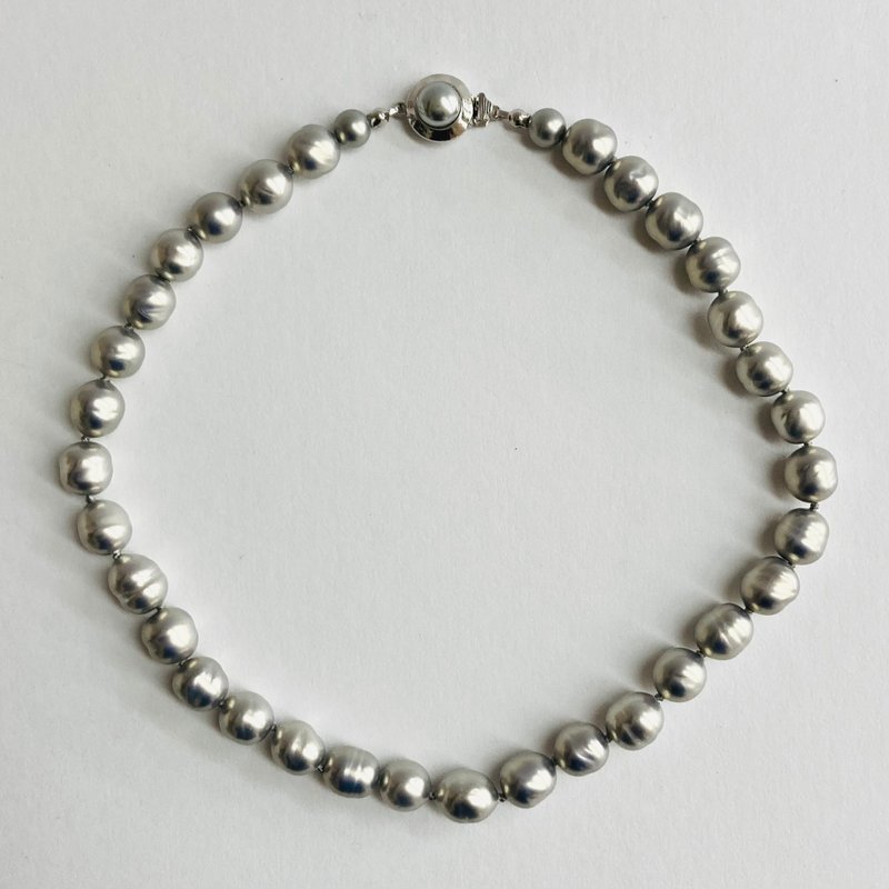 Glass baroque pearl all knot necklace / approx. 10mm approx. 40cm / matte gray / made in Japan - Necklaces - Glass Silver