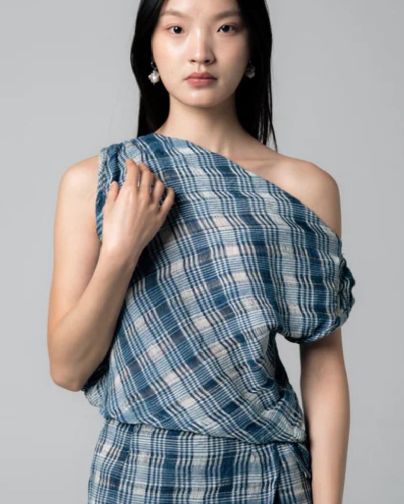 Palit Amie top open shoulder (Cobalt space) - 女上衣/長袖上衣 - 棉．麻 
